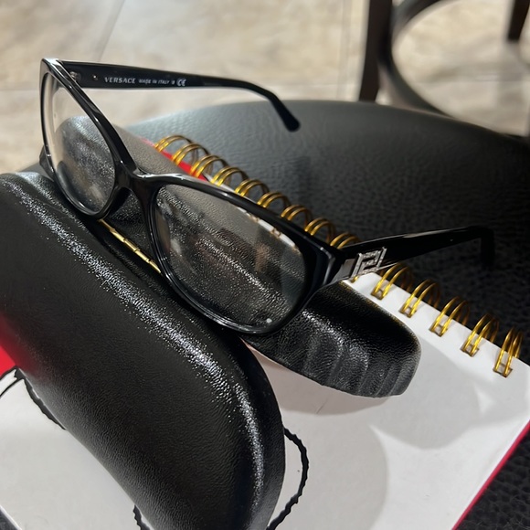 Versace “frames” - Picture 10 of 11